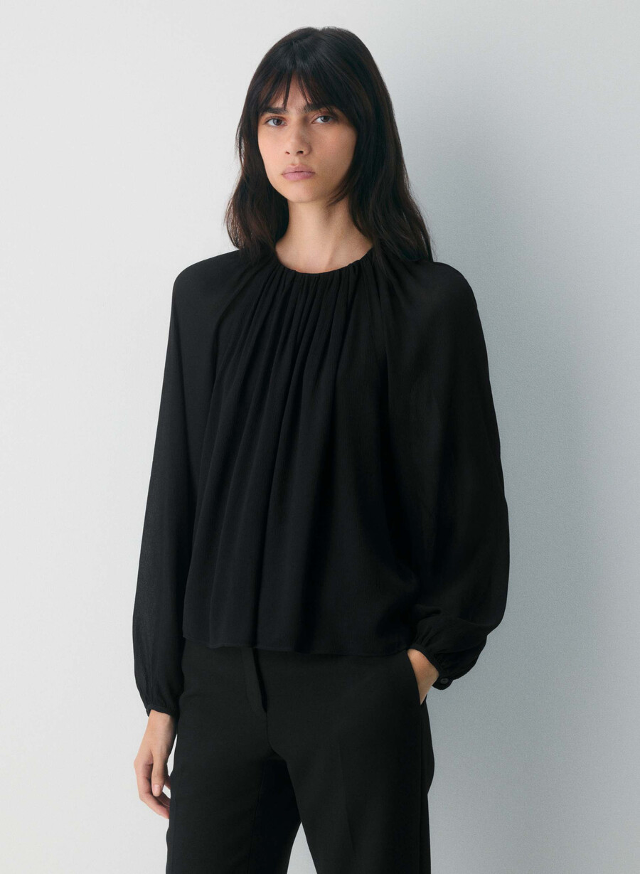 blusa monet nera
