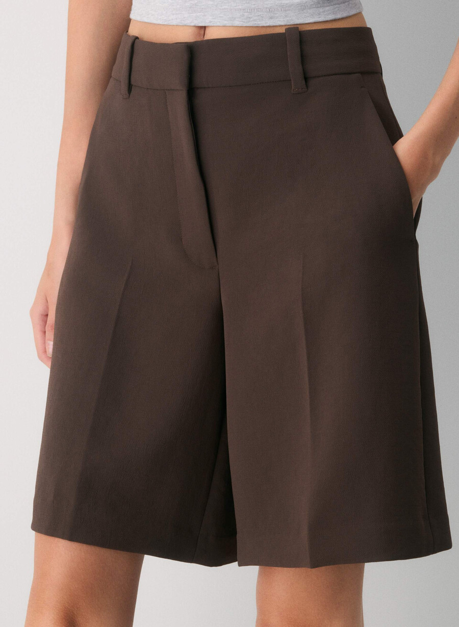 dossier short rich mocha brown