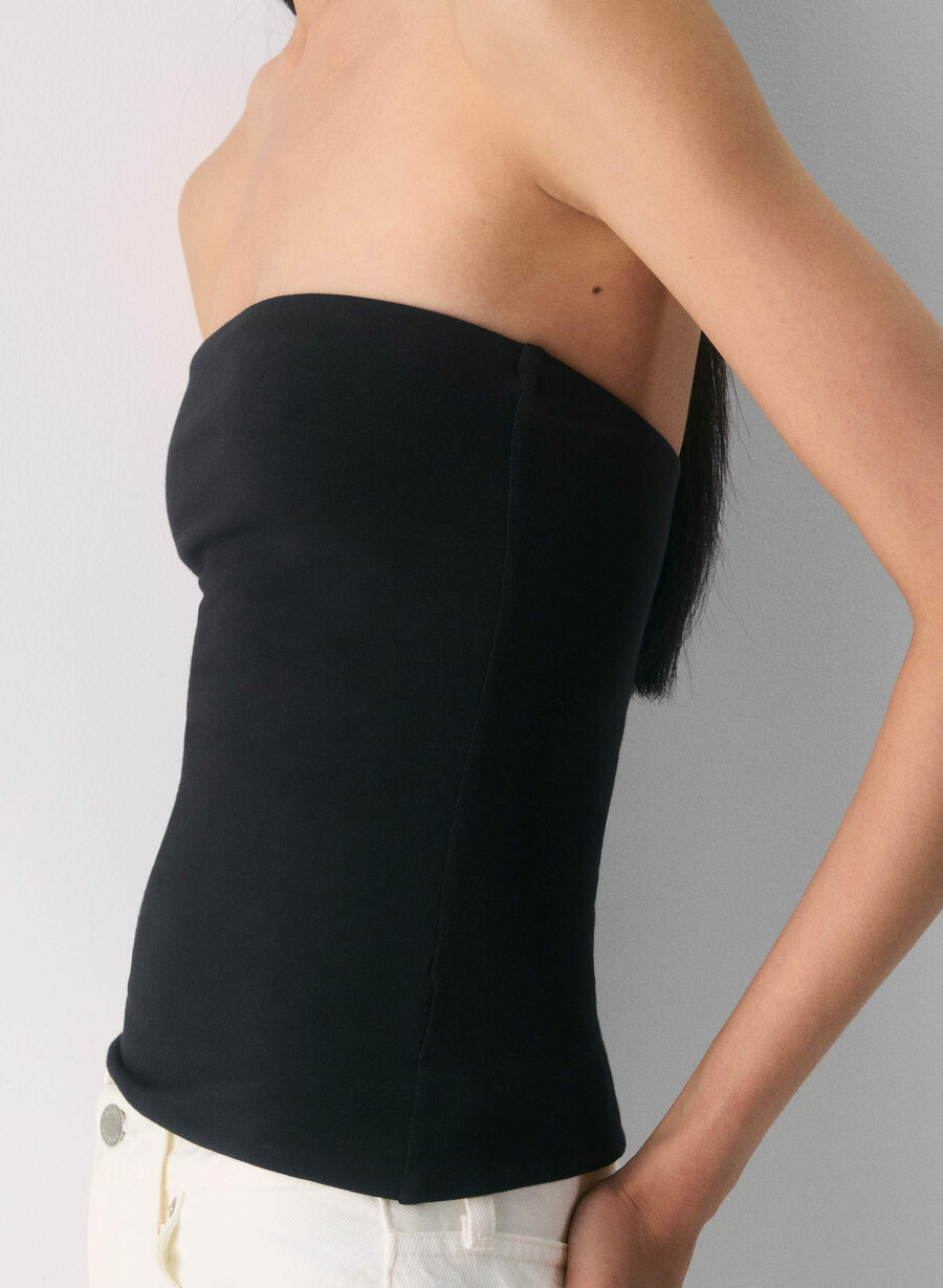 top tubino casual sagomato con fianchi alti nero