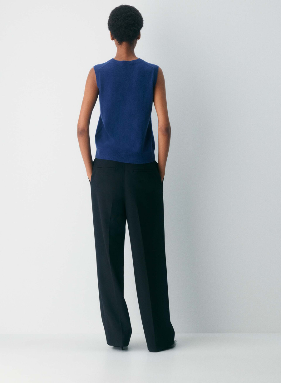 maglione gilet con scollo a v in cashmere nudo byron blue