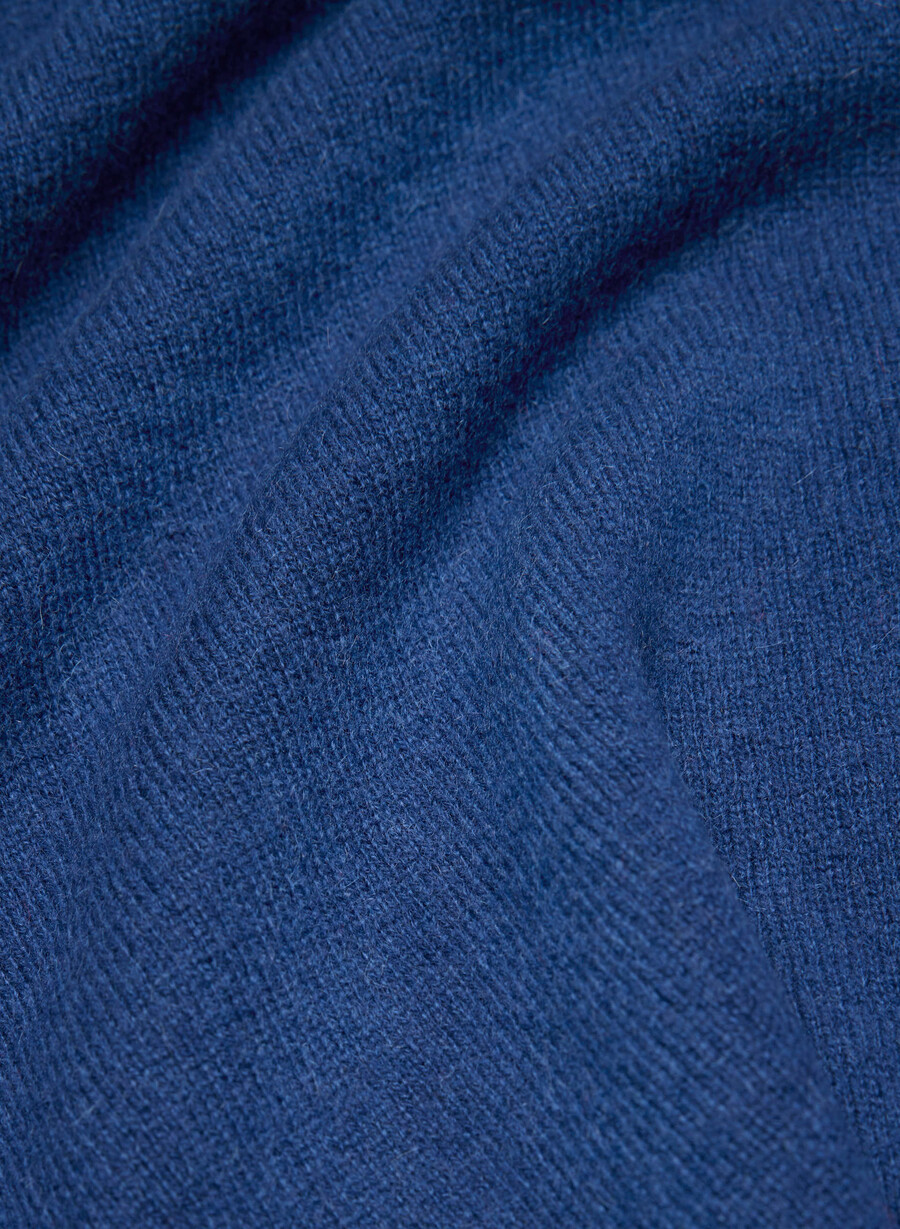 maglione gilet con scollo a v in cashmere nudo byron blue