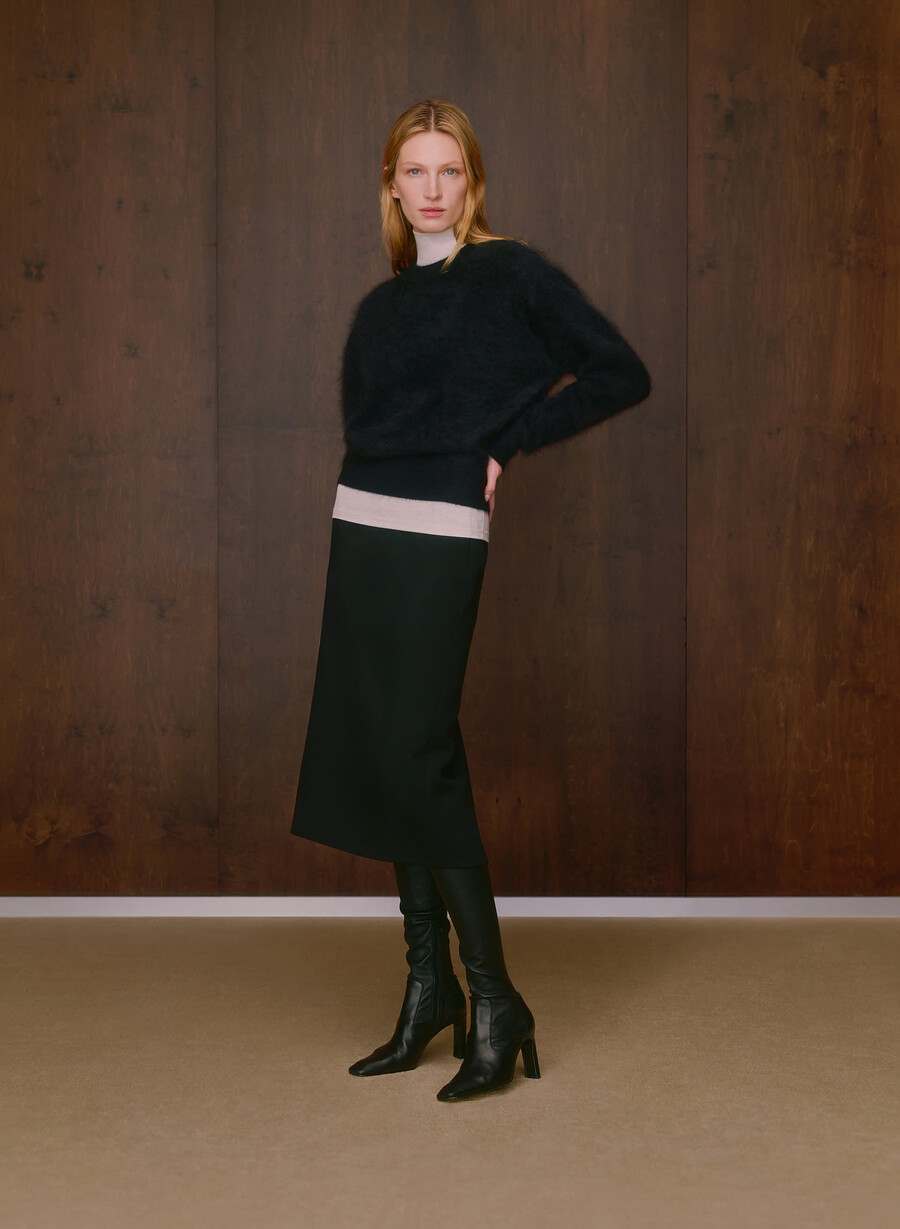 maglione girocollo rilassato in cashmere spazzolato nero