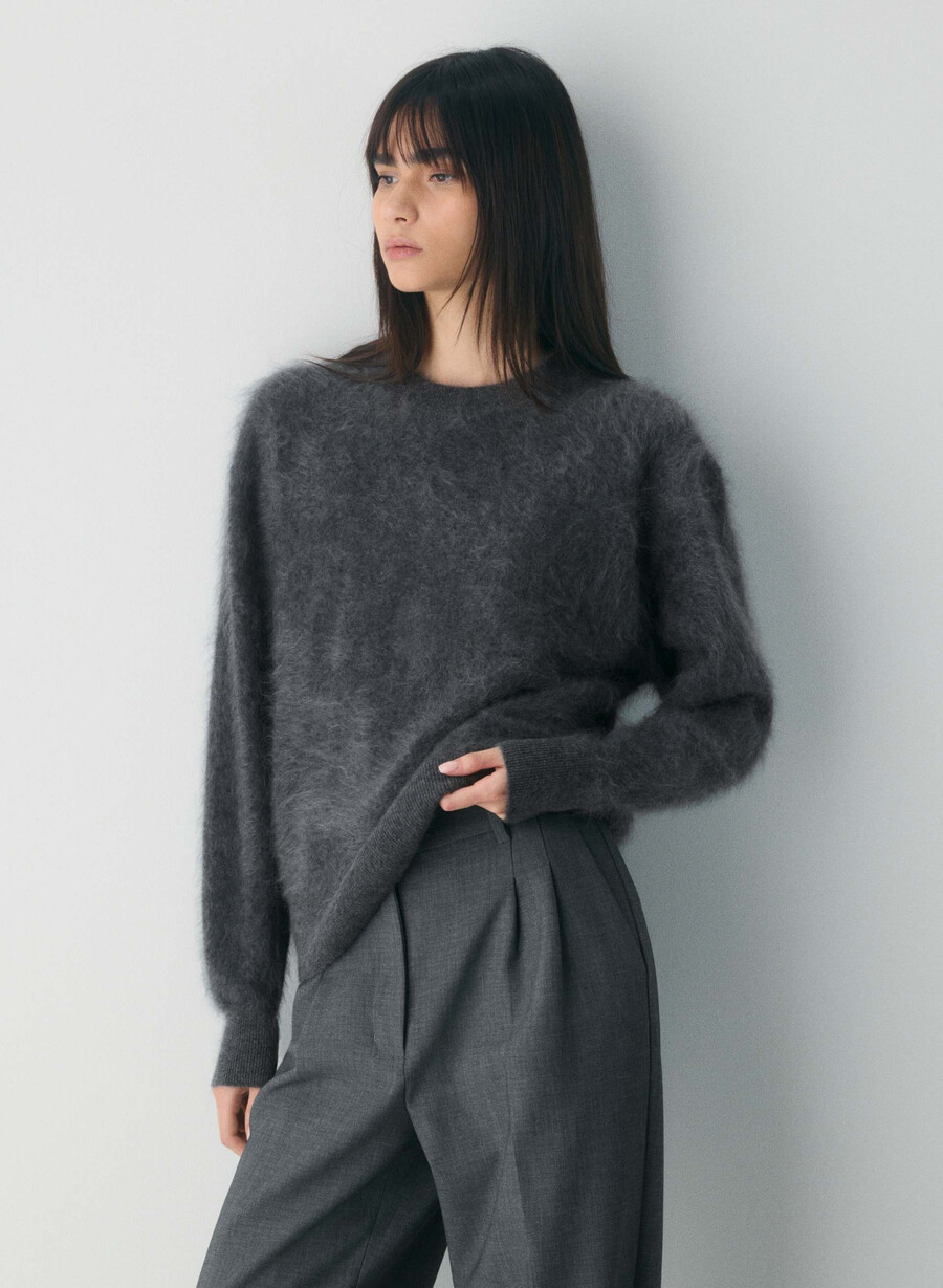maglione girocollo rilassato in cashmere spazzolato heather charcoal