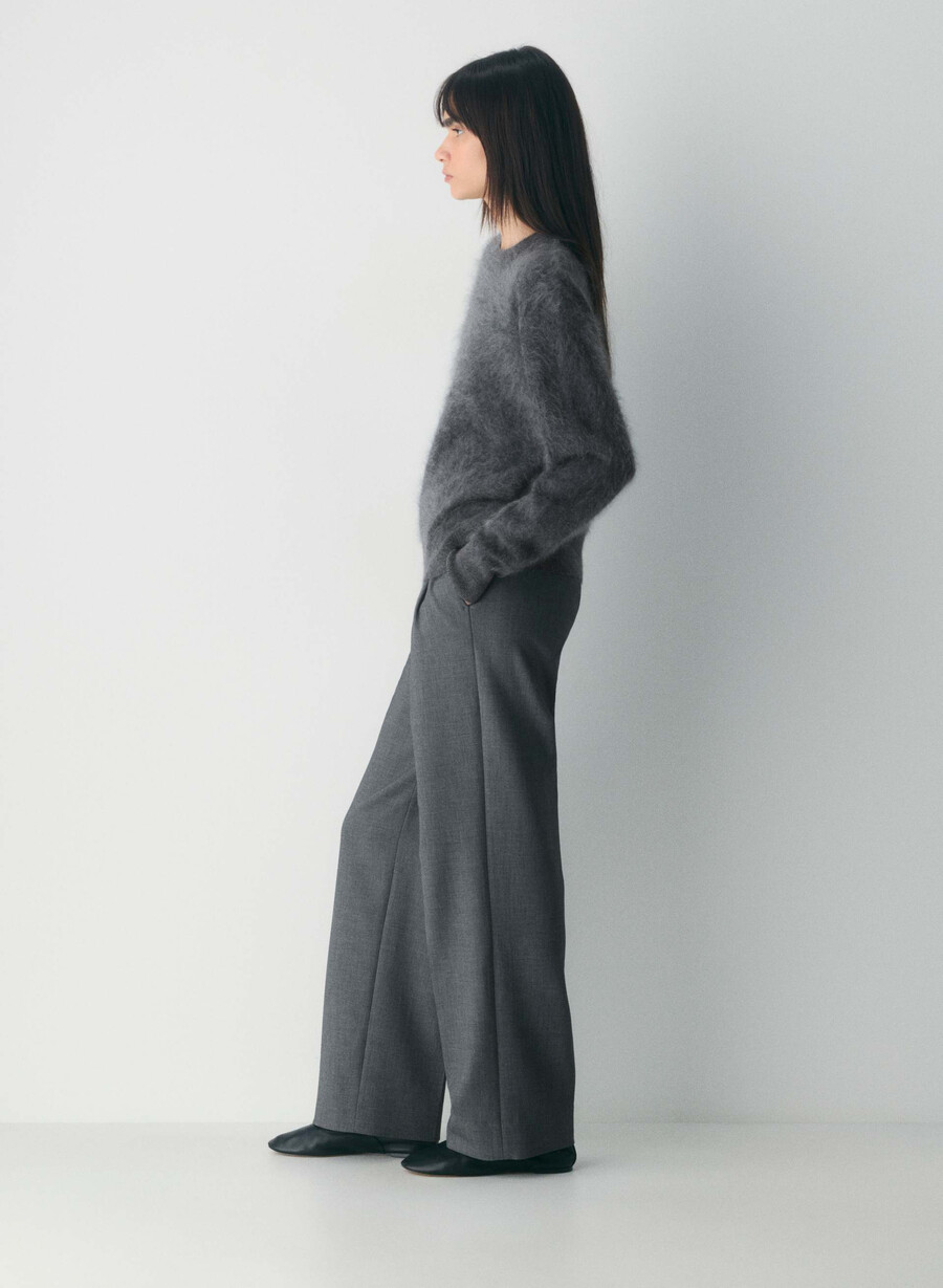 maglione girocollo rilassato in cashmere spazzolato heather charcoal