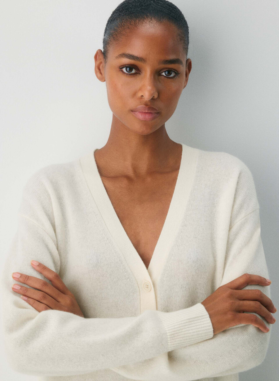 cardigan con scollo a v rilassato in cashmere e piume bianco sussurramento