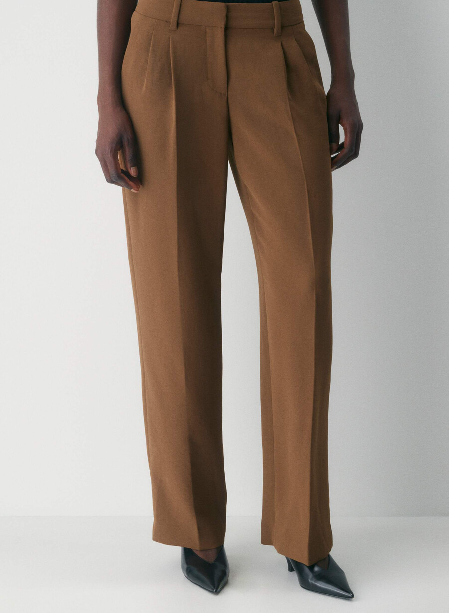 the effortless pant curve-fit lo-rise - crepette marrone cioccolato