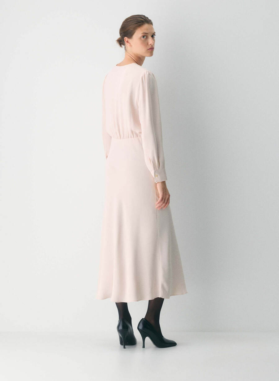 abito benefactor bare rose