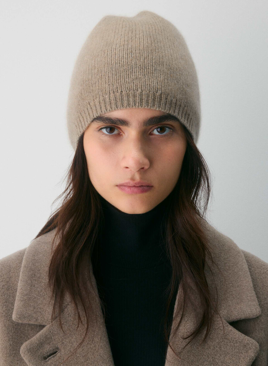 berretto alto in cashmere whisper white