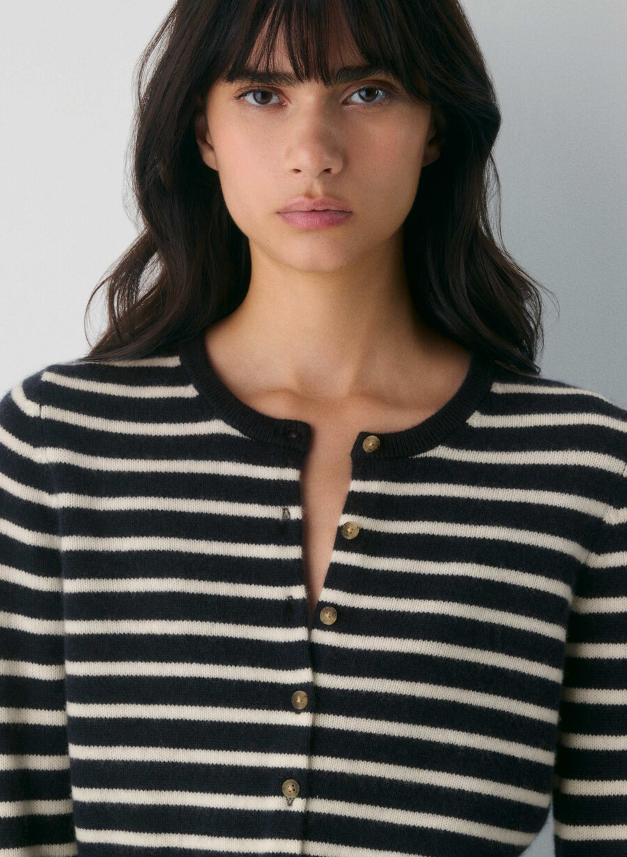 cardigan jolie in lana e cashmere frozen berry