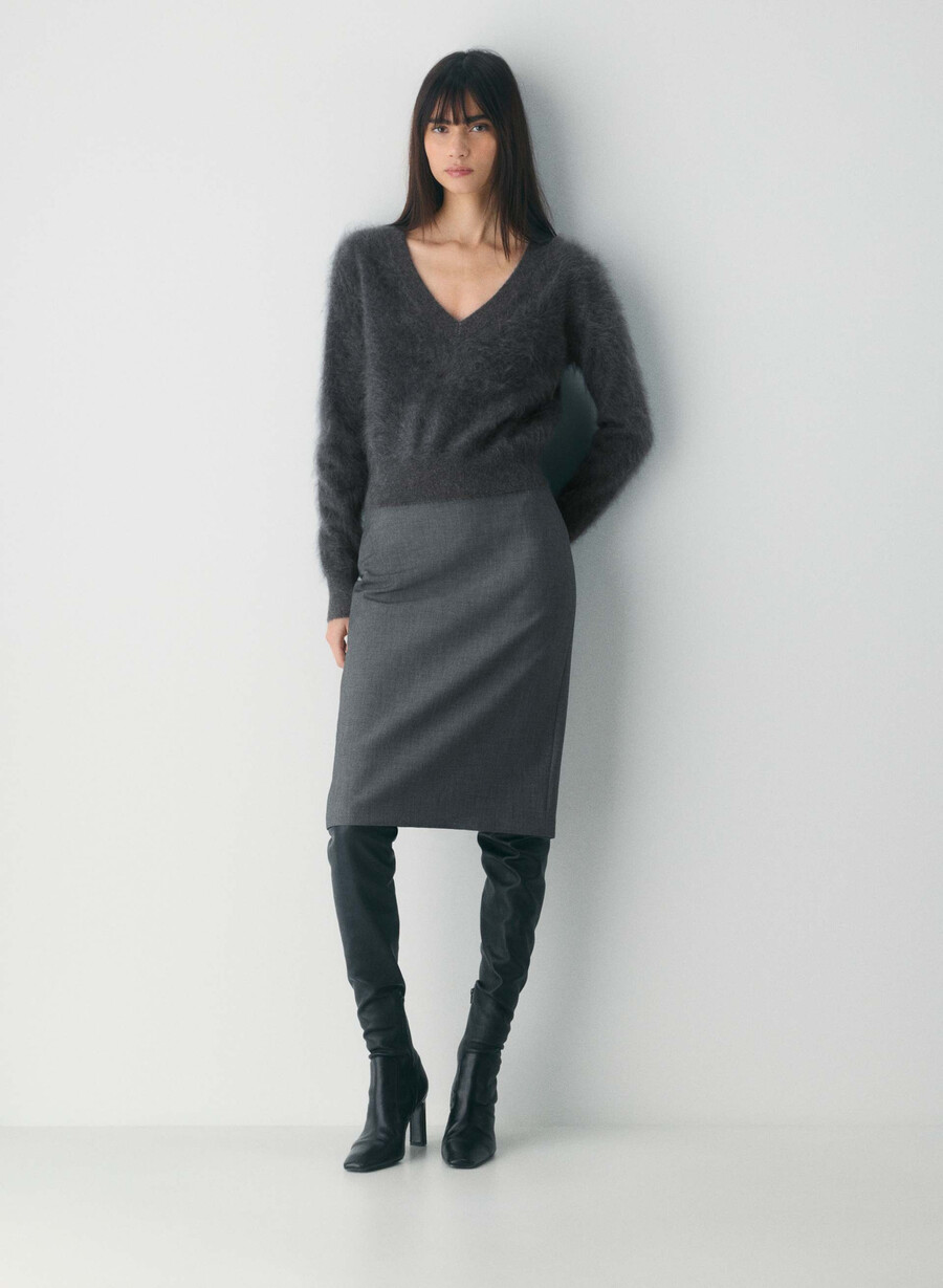 maglione con scollo a v in cashmere spazzolato colore antracite melange
