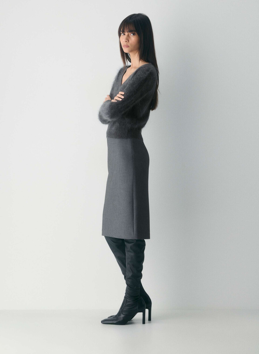 maglione con scollo a v in cashmere spazzolato colore antracite melange