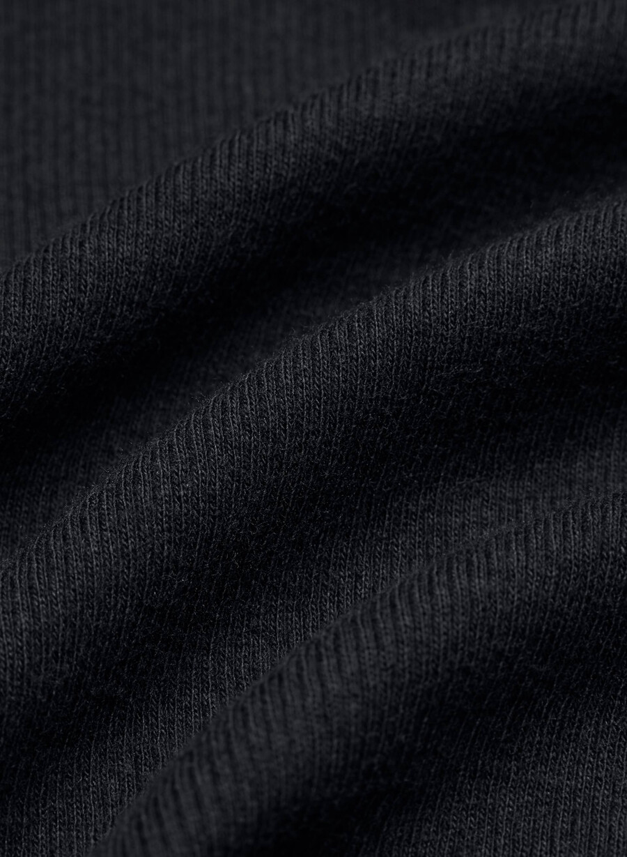 maglia a maniche lunghe con scollo a v profondo e costine homestretch nera
