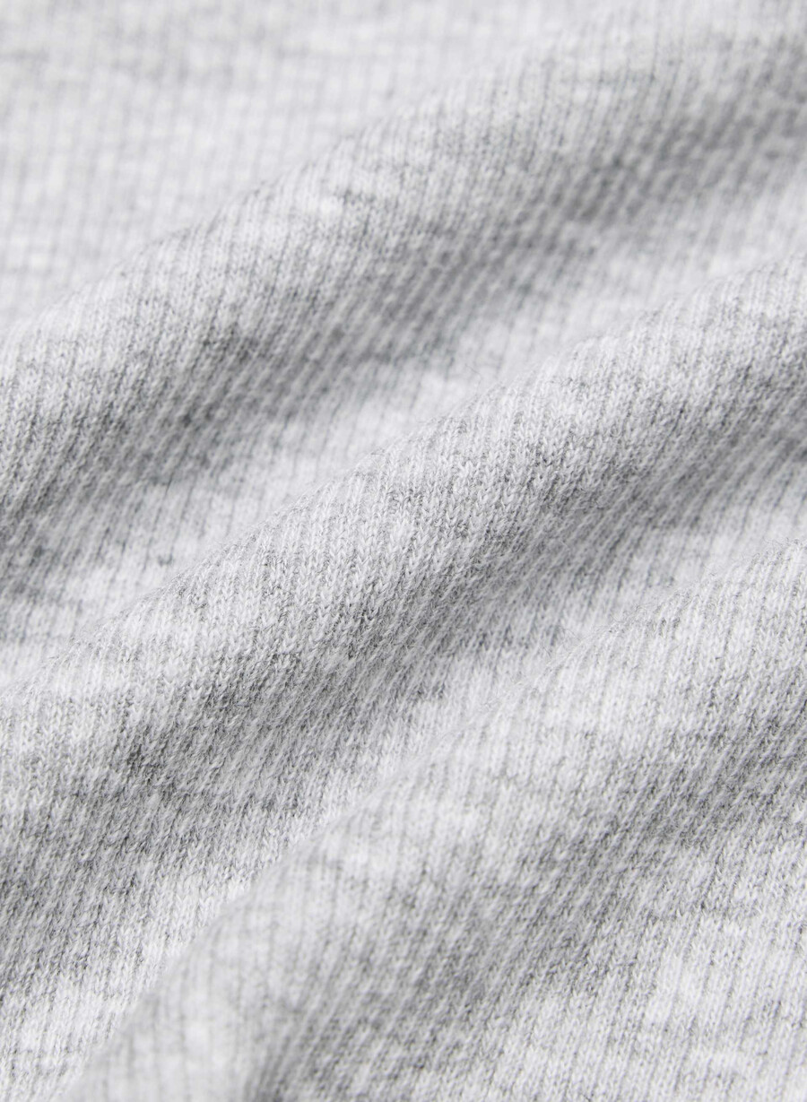 maglia a maniche lunghe con scollo a v profondo e costine homestretch heather chrome