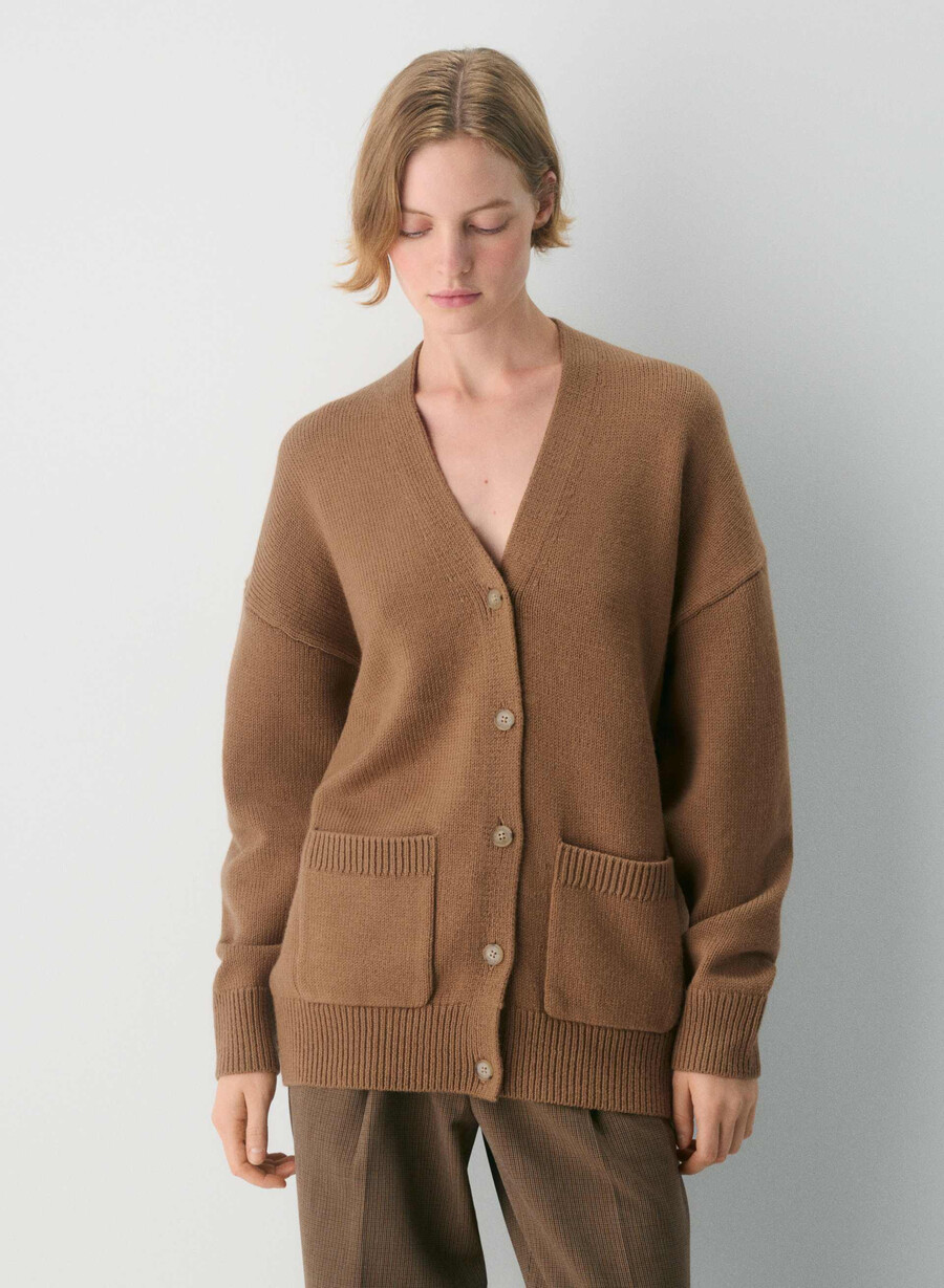 cardigan con scollo a v in lana merino spessa saville