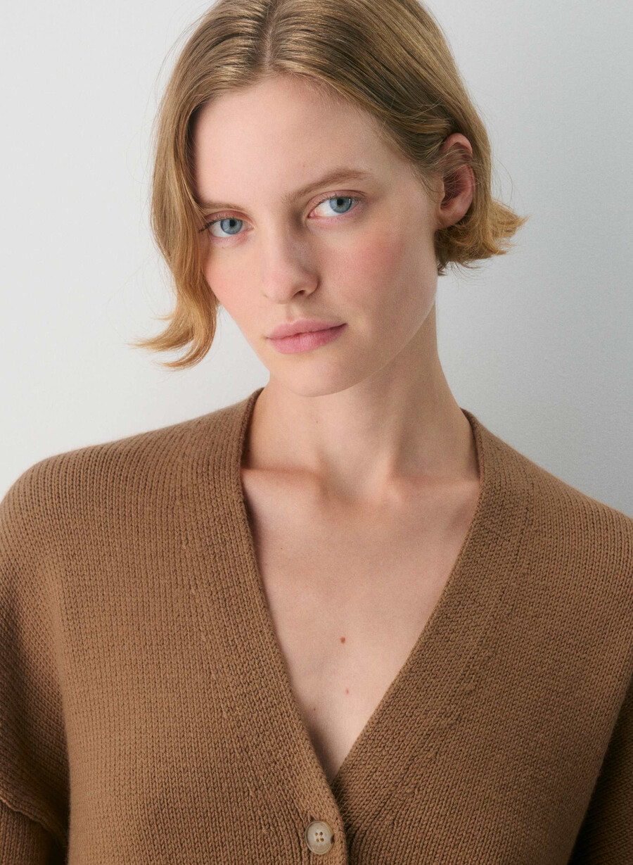 cardigan con scollo a v in lana merino spessa saville