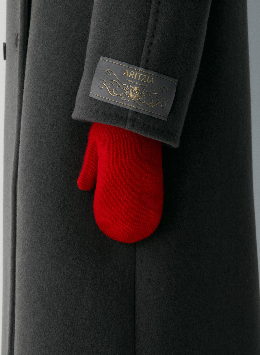 guanto a coste in cashmere rosso lampeggiante