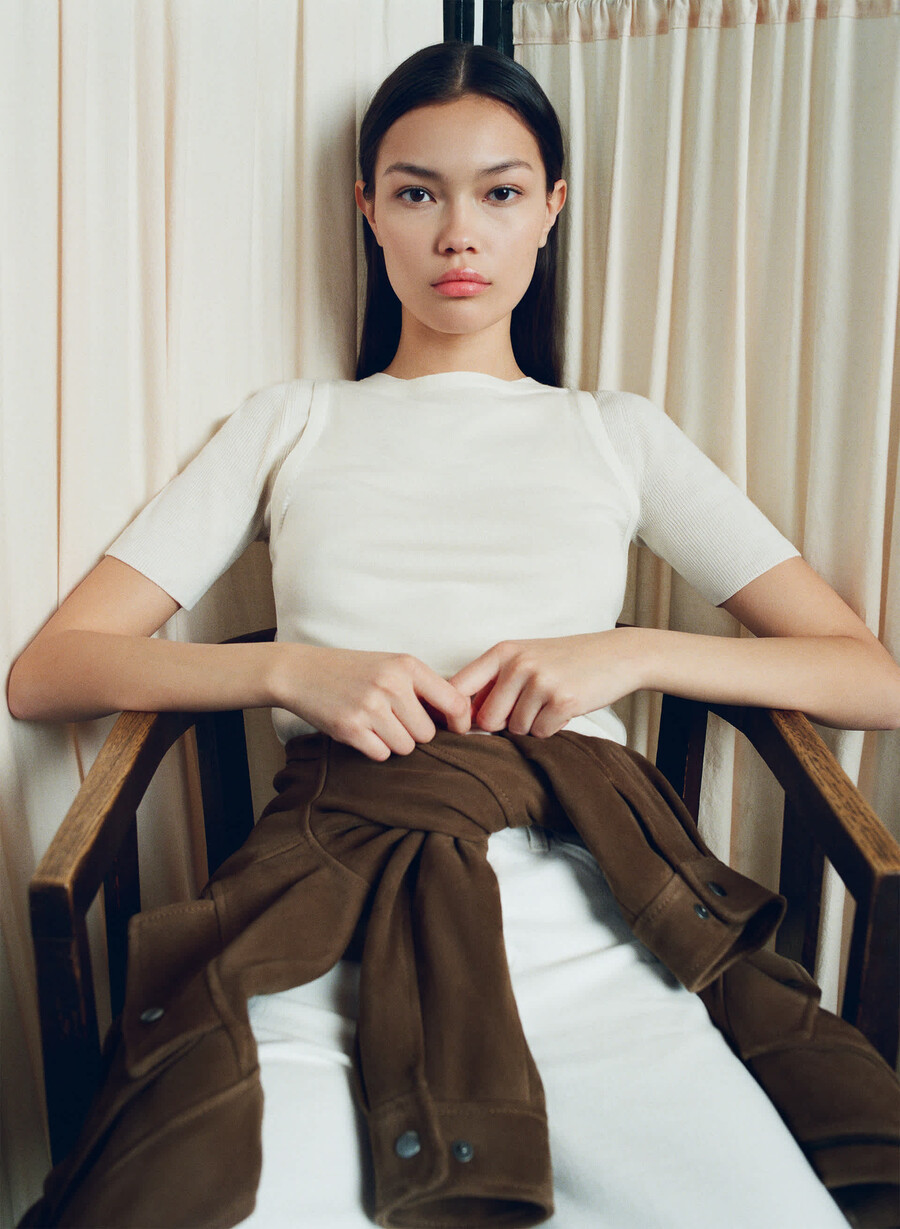 maglione foundry in lana merino fine lychee white