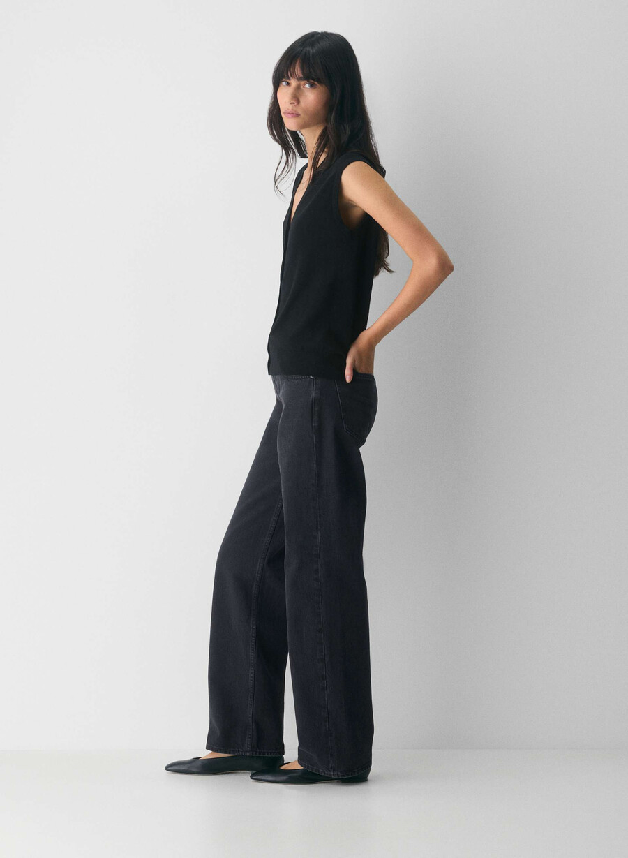 gilet in lana merino pregiata wedgewood nero