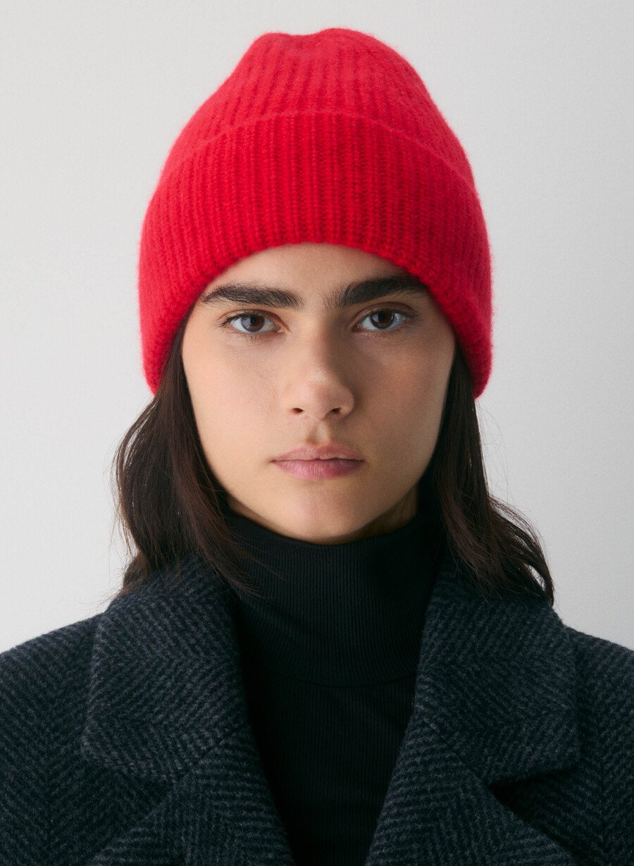 berretto a coste in cashmere rosso lampeggiante