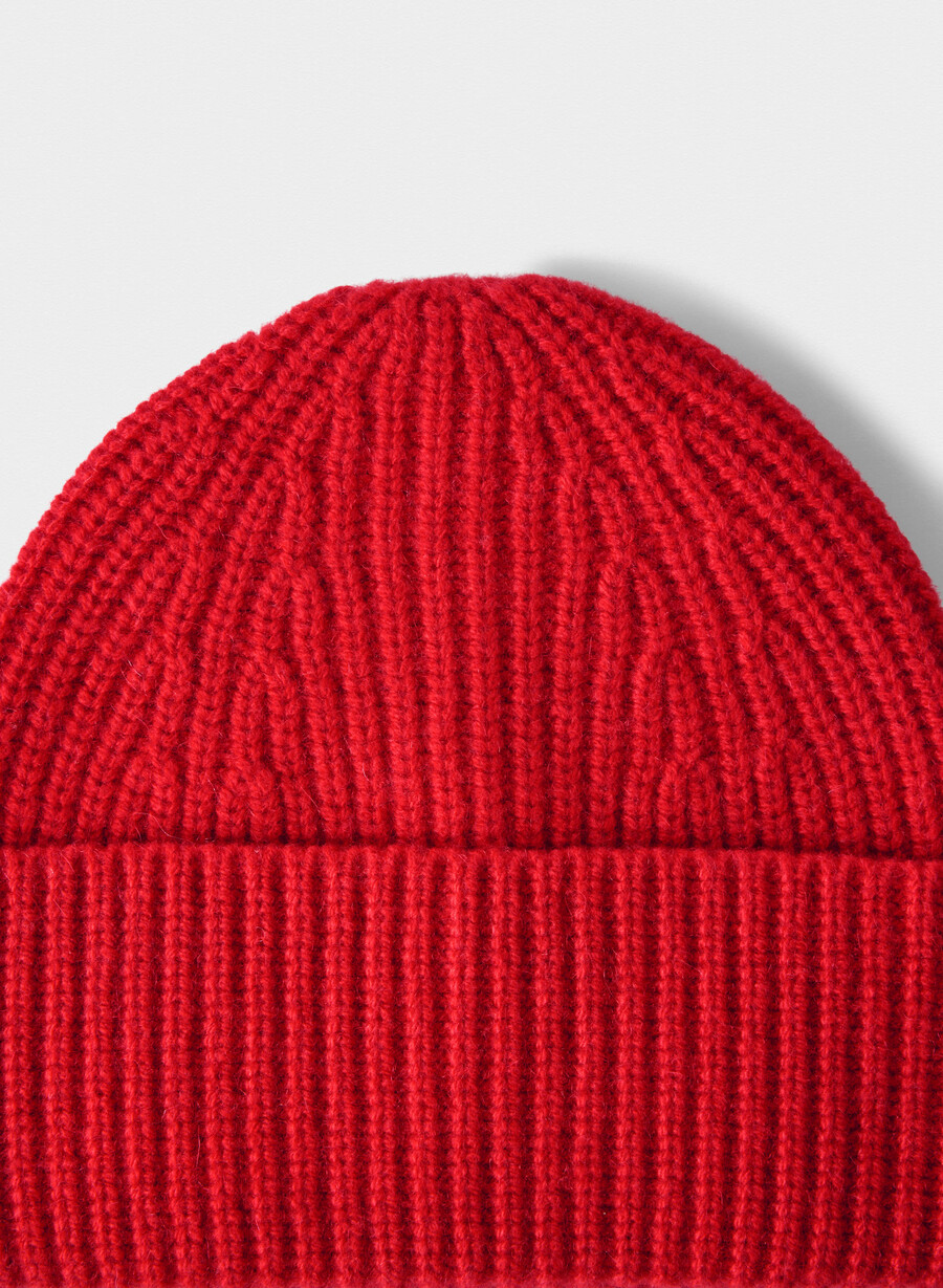 berretto a coste in cashmere rosso lampeggiante