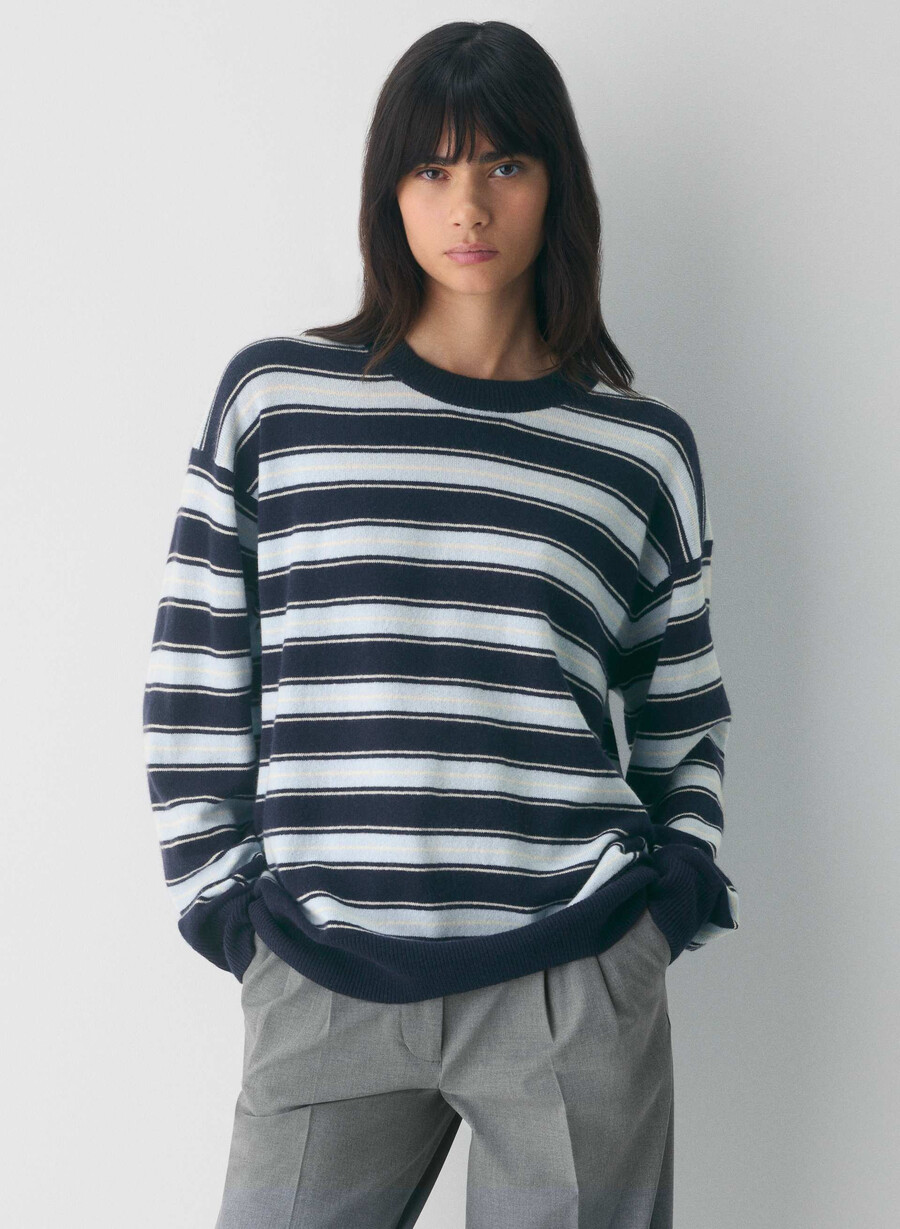 maglione girocollo rilassato in cashmere nudo admiral villa blu