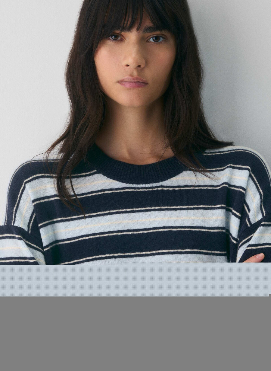 maglione girocollo rilassato in cashmere nudo admiral villa blu