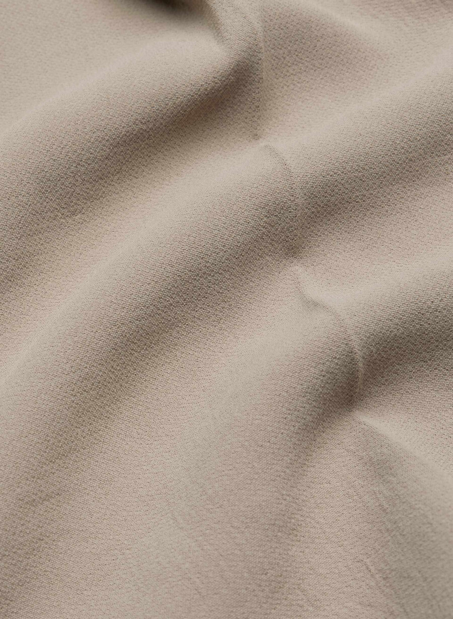the effortless short mid-thigh - crepette nomad taupe