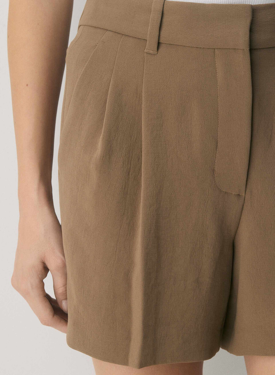 the effortless short mid-thigh - crepette folio brown