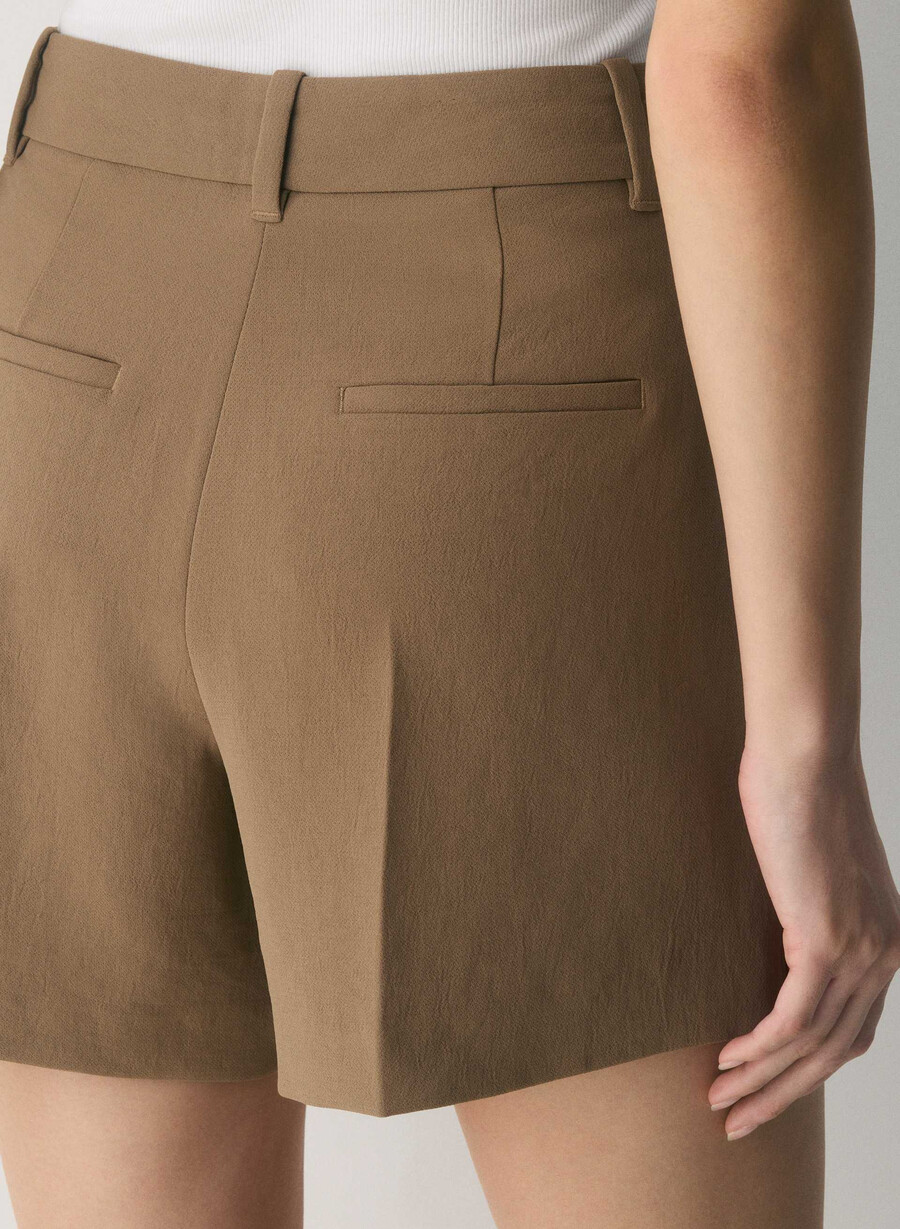 the effortless short mid-thigh - crepette folio brown