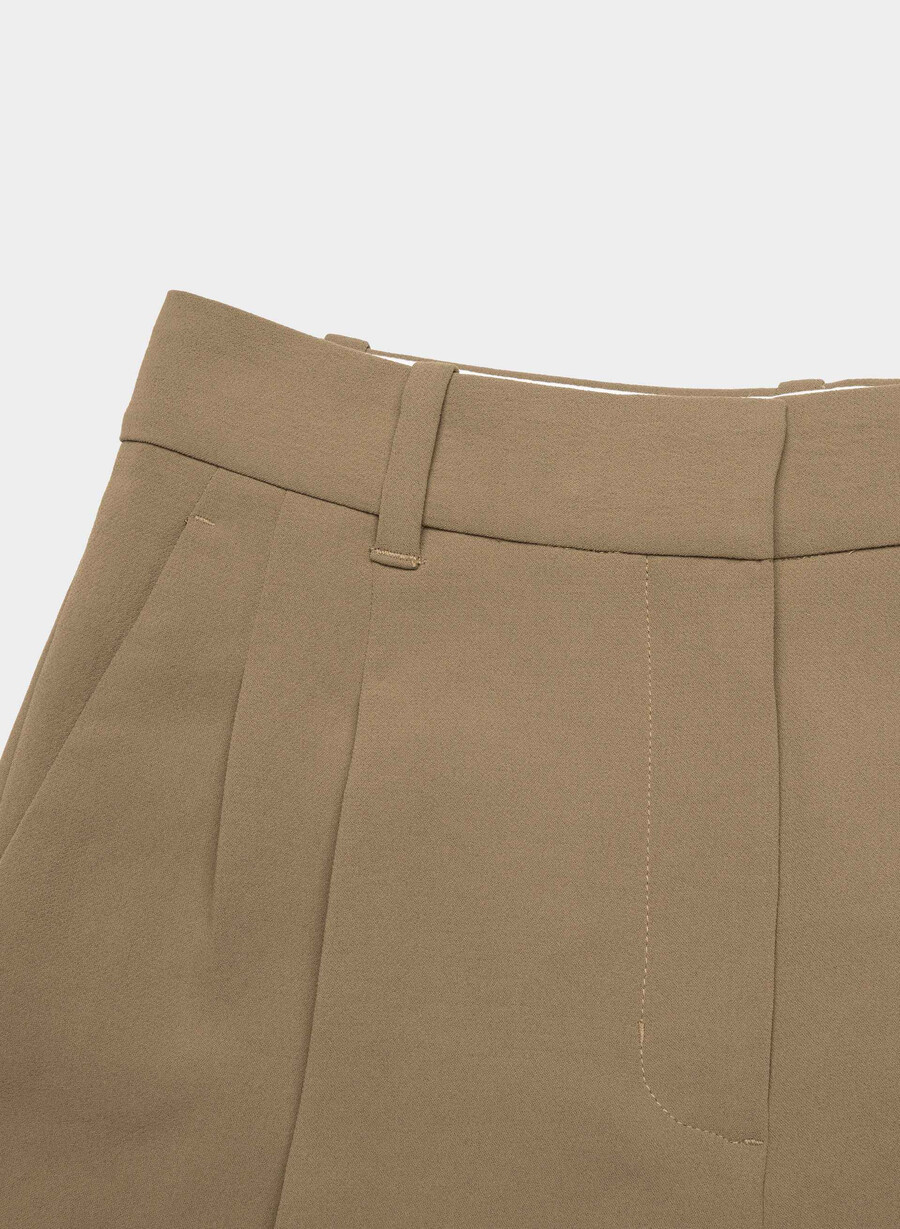 the effortless short mid-thigh - crepette folio brown