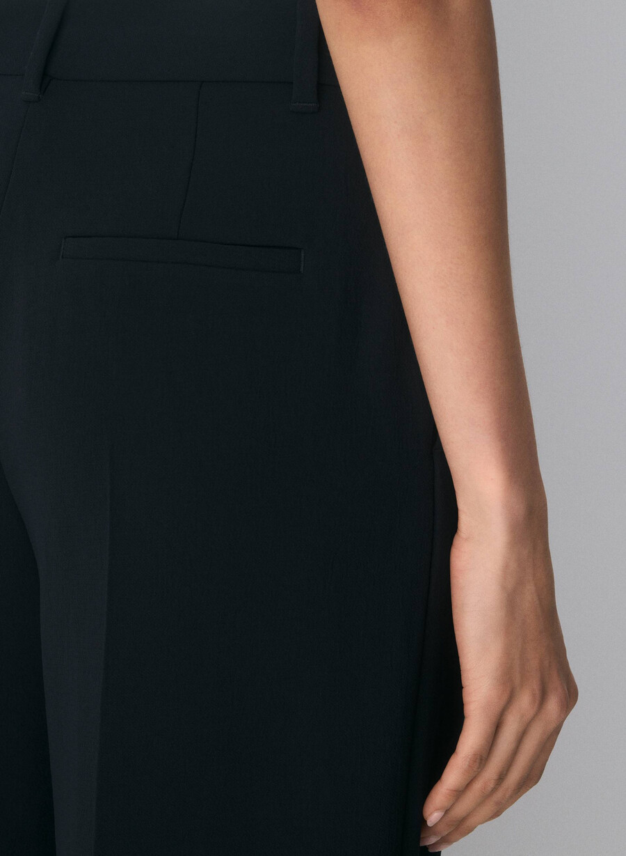 the effortless pant cropped - crepette nero