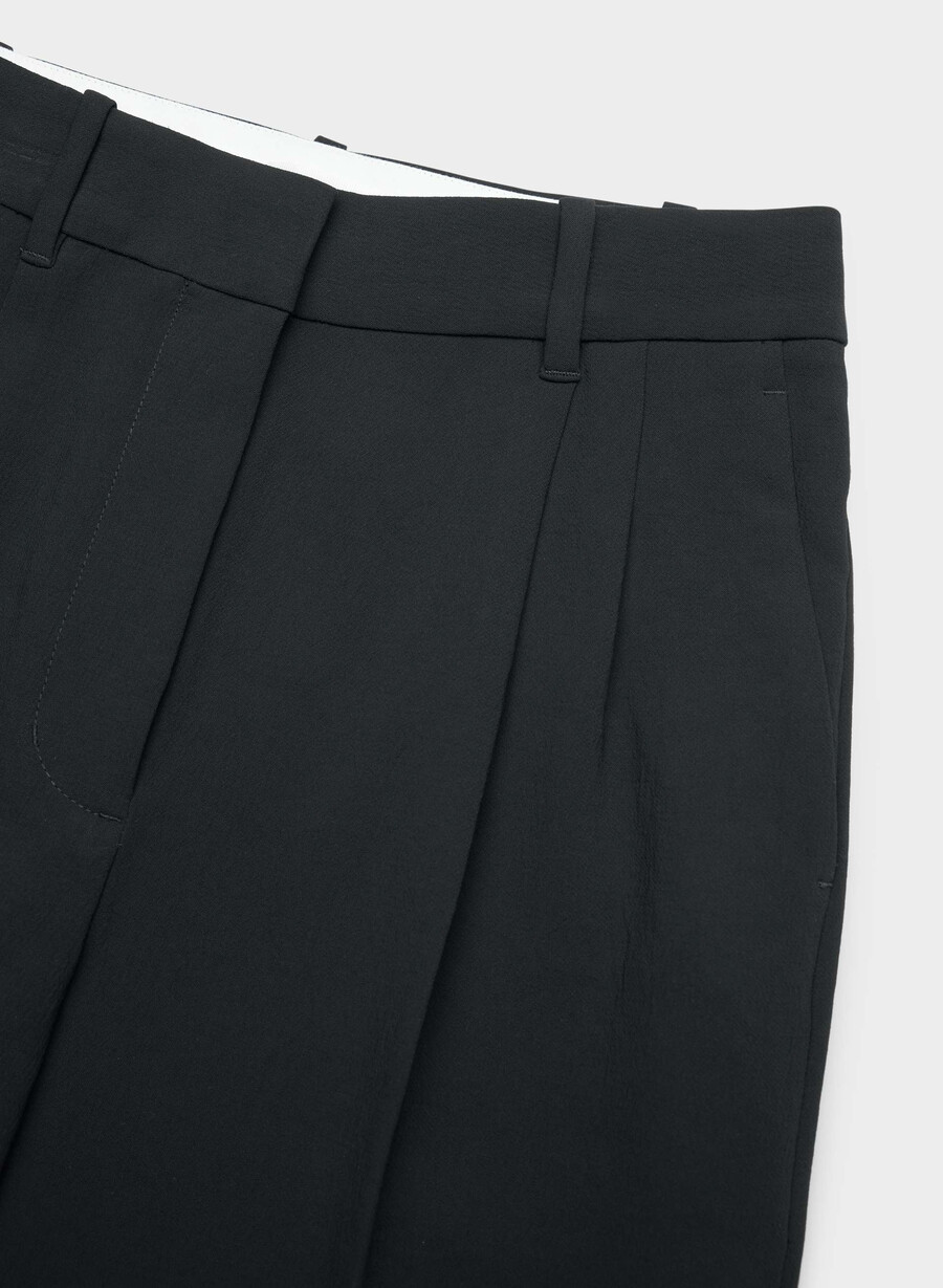 the effortless pant cropped - crepette nero