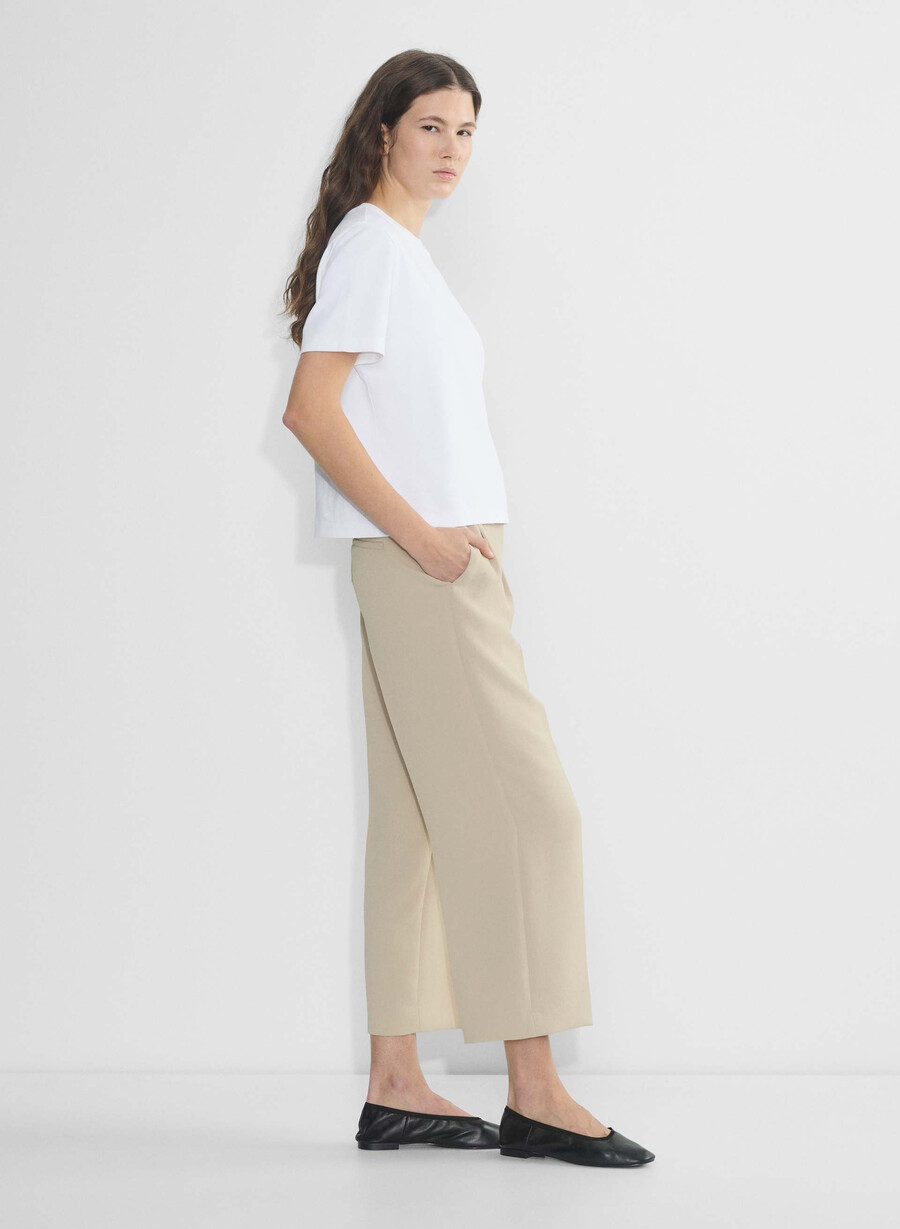 the effortless pant cropped - crepette marcona beige