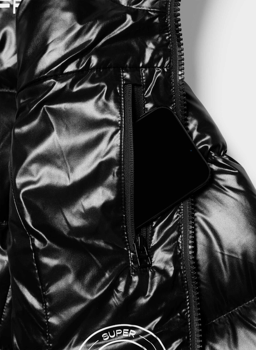 supersnug puff long - nero lucido
