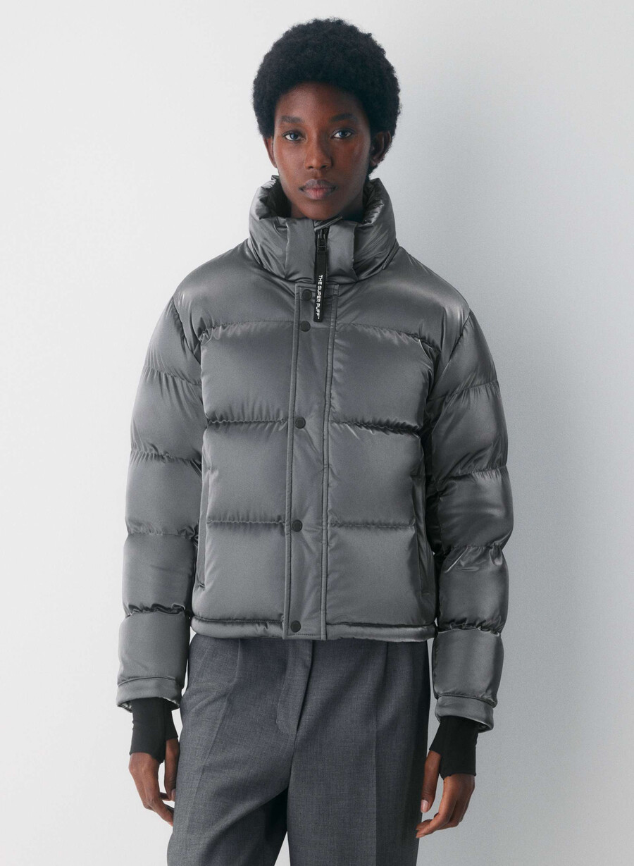 the super puff shorty - liquid shine grigio carbone