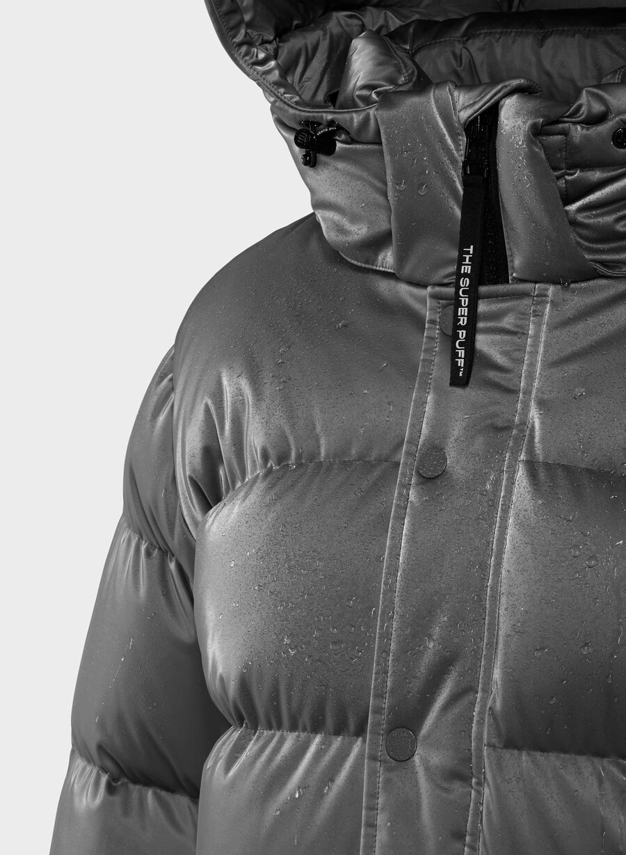 the super puff shorty - liquid shine grigio carbone