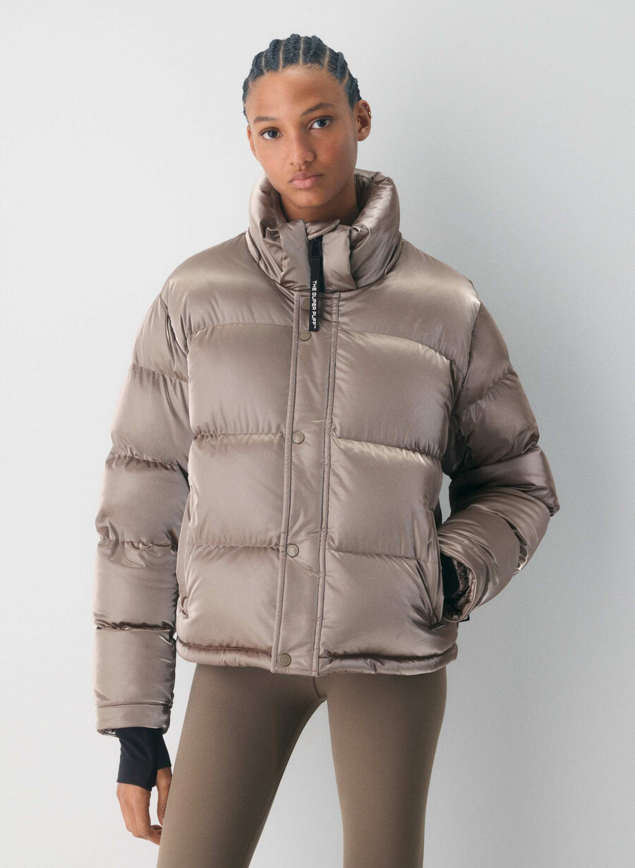the super puff shorty - liquid shine taupe moderno