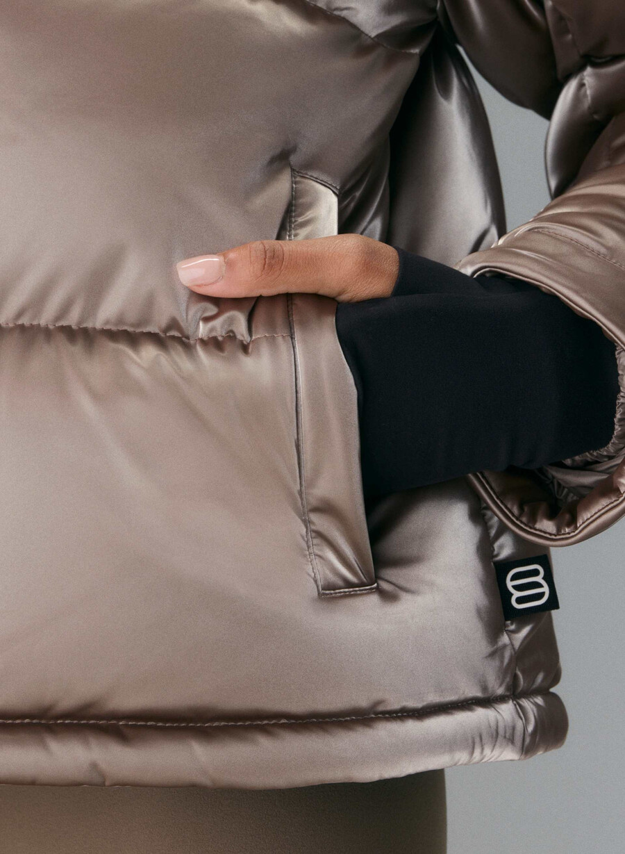 the super puff shorty - liquid shine taupe moderno