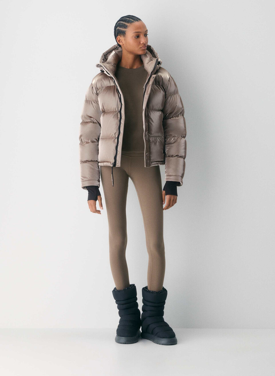 the super puff shorty - liquid shine taupe moderno
