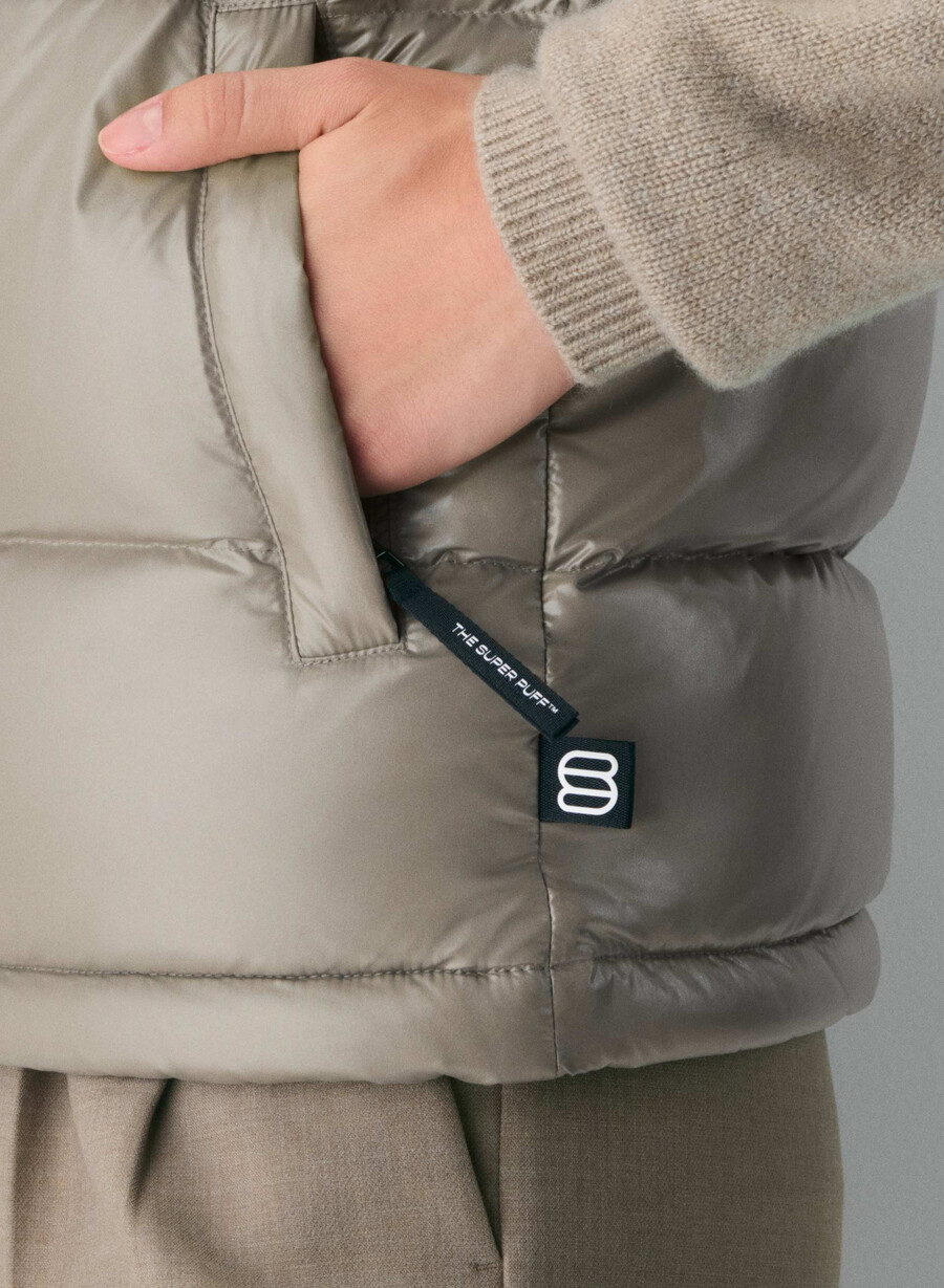 the super puff gilet - taupe moderno hi-gloss