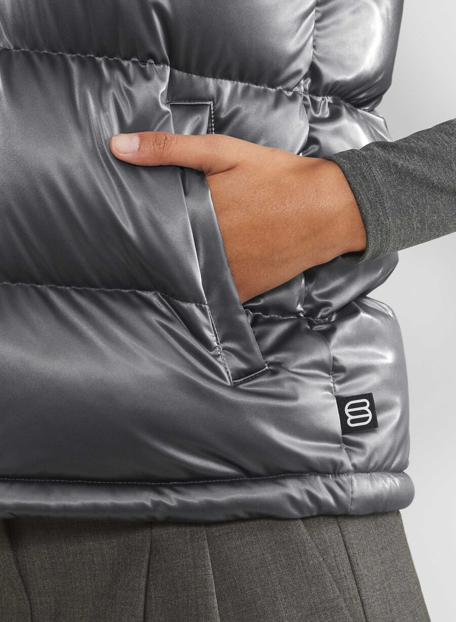 the super puff gilet - liquid shine grigio carbone