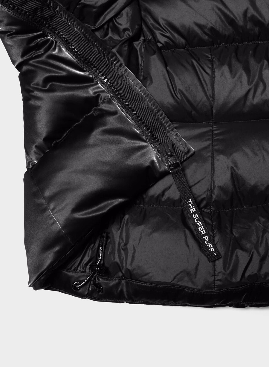 the supersnug puff - liquid shine nero