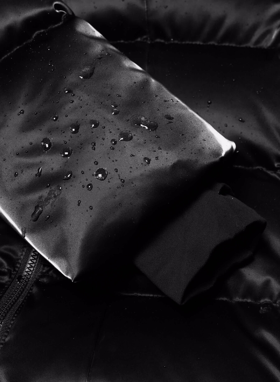 the supersnug puff - liquid shine nero