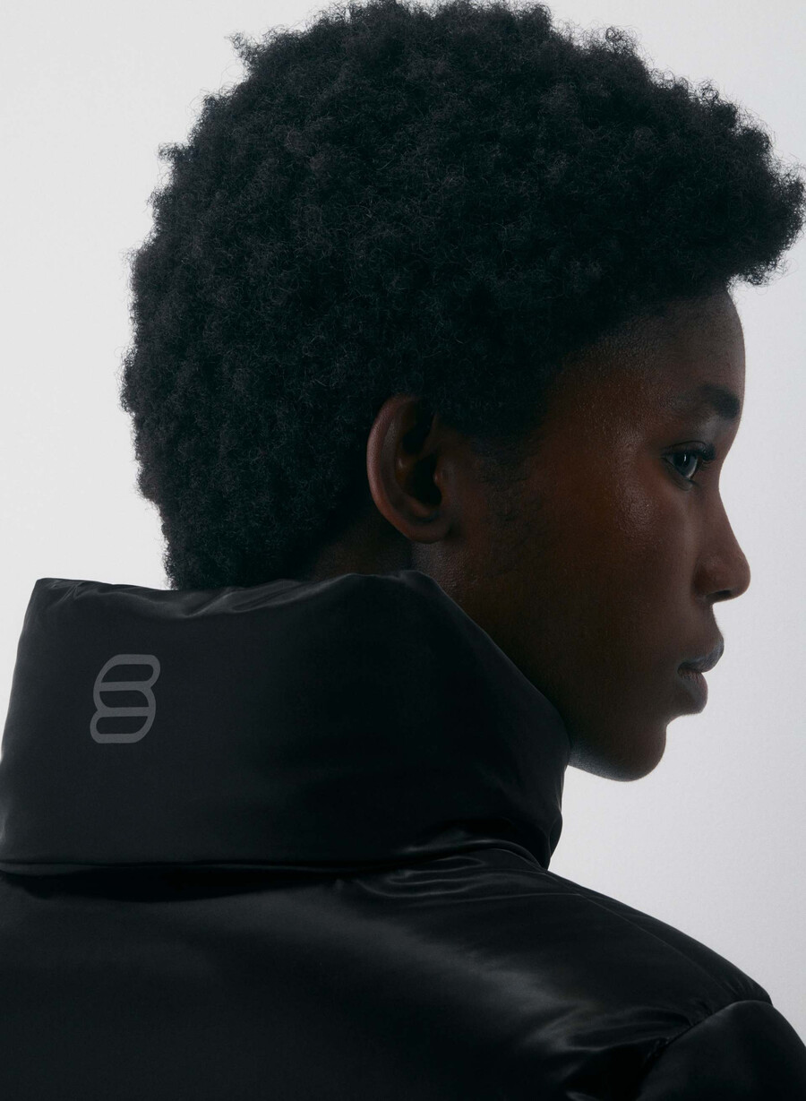 the supersnug puff - liquid shine nero