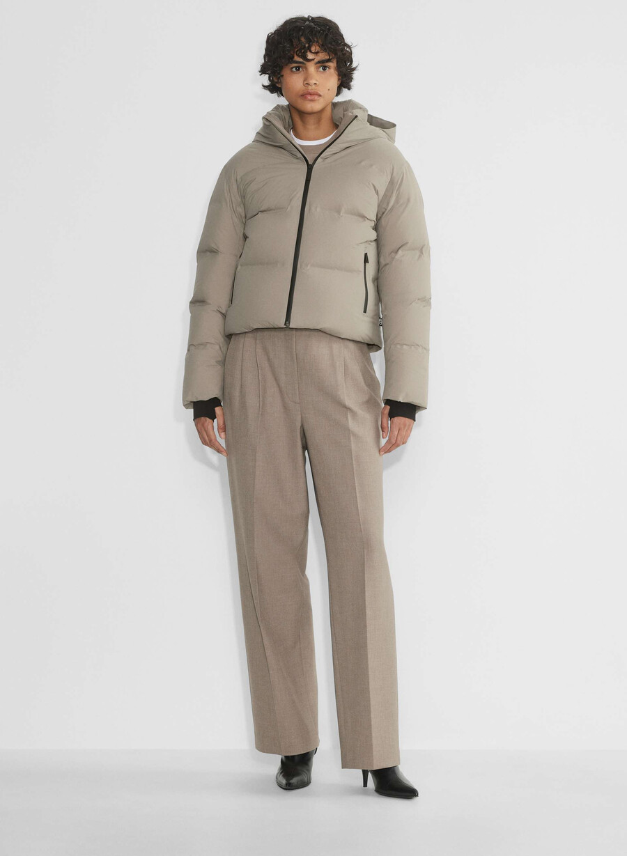 the super puff₂o shorty - rainstop modern taupe