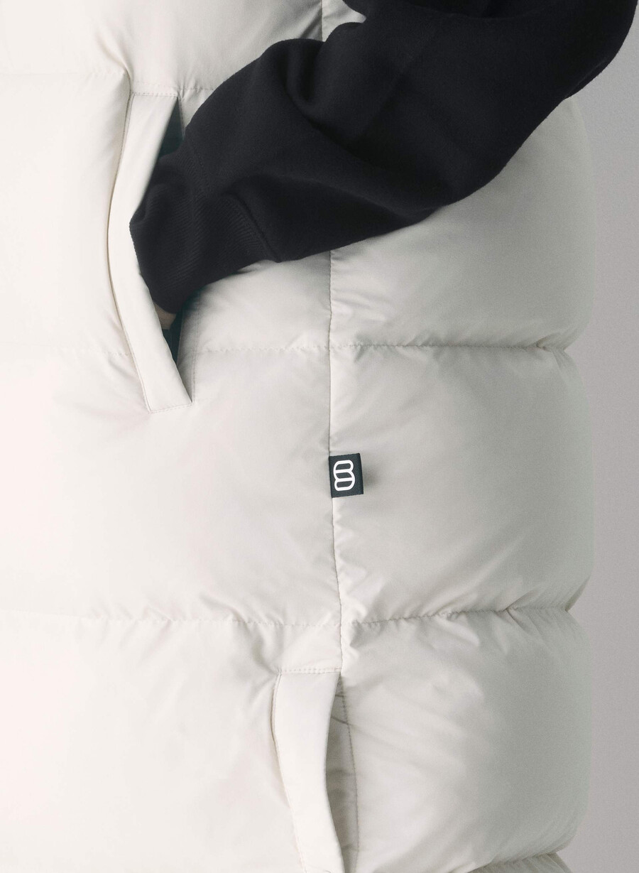the super puff gilet lungo - climatte perla opaca
