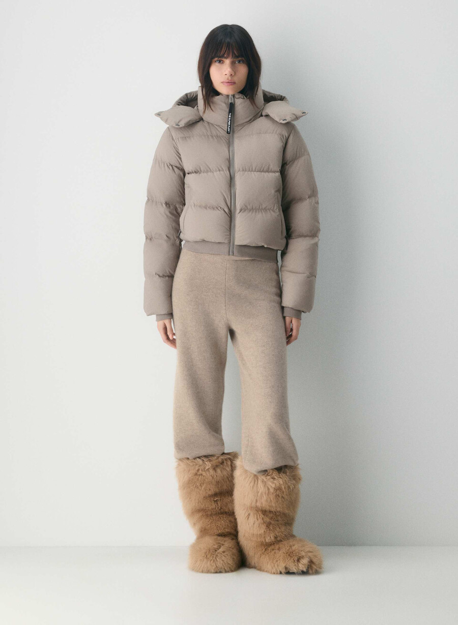 the super resort puff - climatte modern taupe