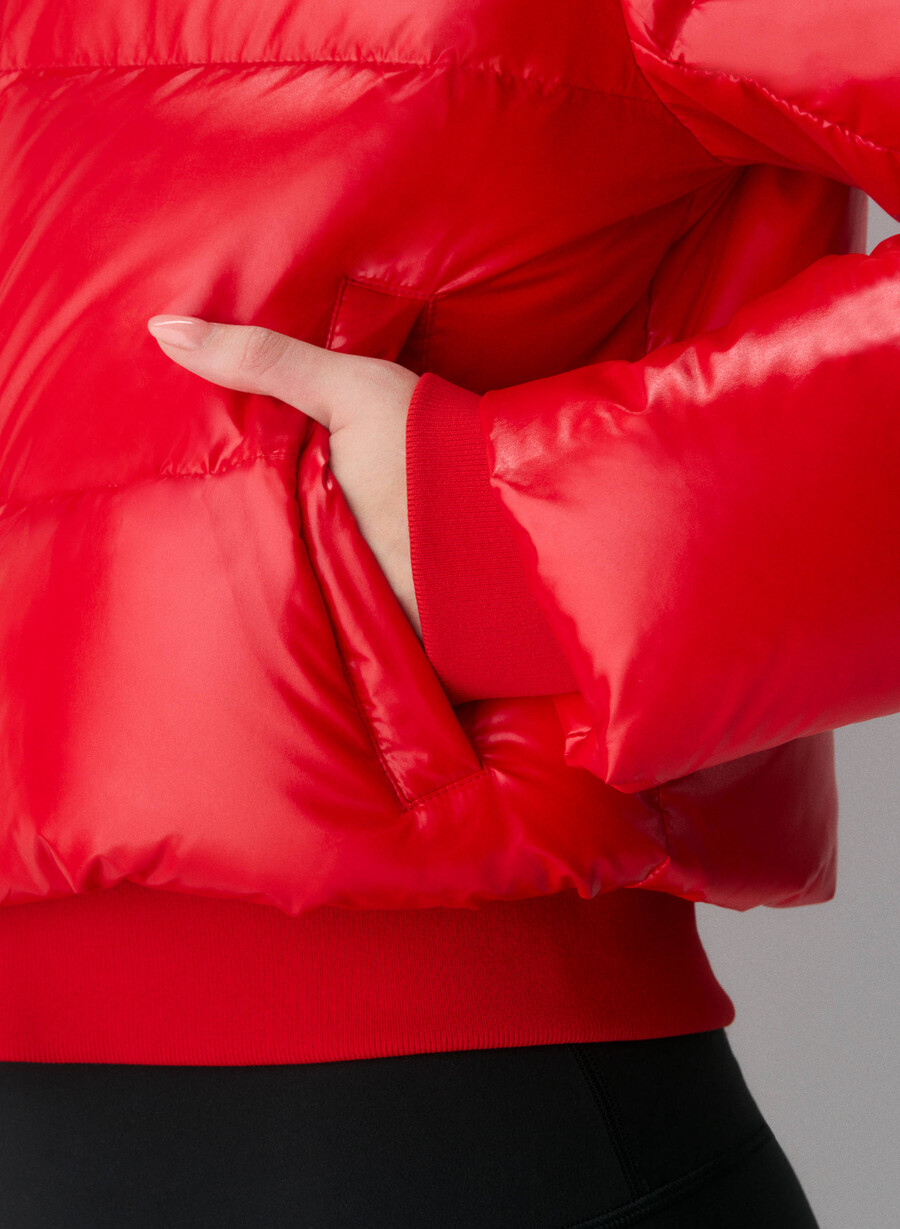 the super resort puff - rosso lampeggiante hi-gloss