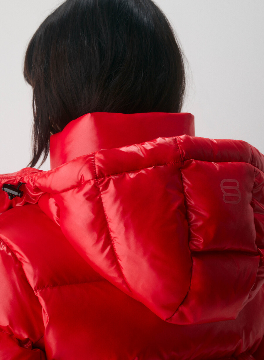 the super resort puff - rosso lampeggiante hi-gloss