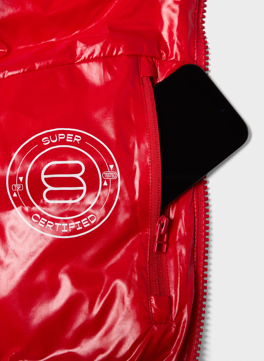 the super resort puff - rosso lampeggiante hi-gloss